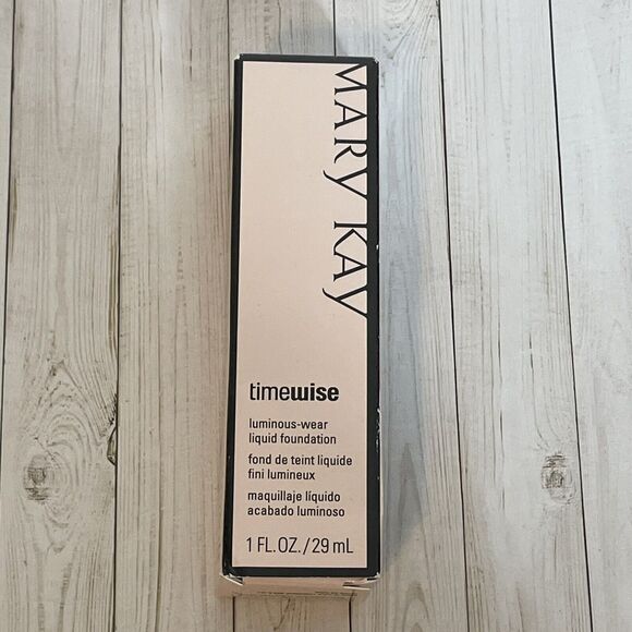 Mary Kay Timewise 1 oz. Luminous Wear Liquid Foundation Bronze 8 (038721) New - Picture 1 of 3
